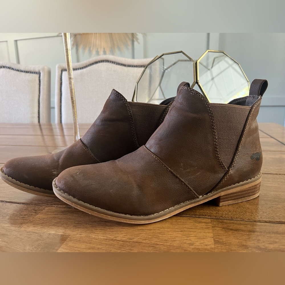 Rocket Dog Chelsea slip-on boots size 8